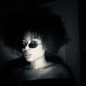 Meet your Posher, Amari